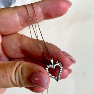 White gold Diamond heart necklace